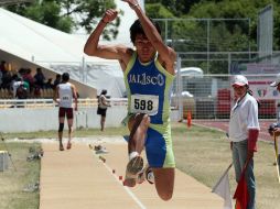 Jorge Peréz de la Selección Jalisco en salto triple. CONADE  /