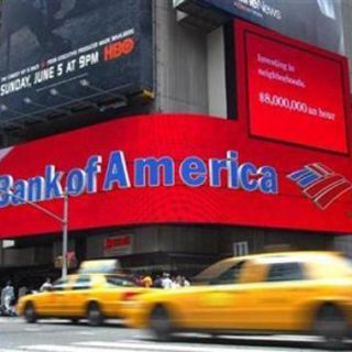 Trabajadores demandan a Bank of America por horas extra