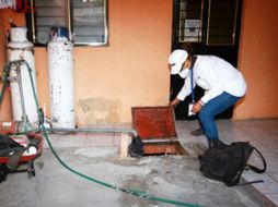 Invitan a colocar abate dentro de los tinacos y depósitos de agua. ARCHIVO  /