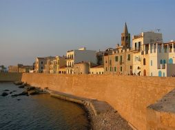 La gente de esta ciudad, que hoy tiene 45 mil habitantes, aún recuerda la llegada de aquellos forasteros  /