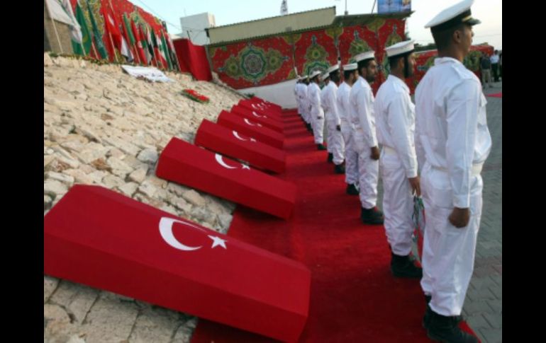Tropas israelíes mataron a nueve activistas de una flotilla que intentaba entregar ayuda humanitaria a Gaza. AFP  /