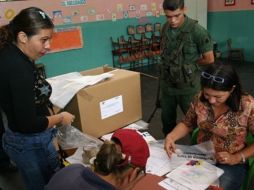 Los aspirantes a cargos de elección popular pertenecen a organizaciones políticas, entre otras. ESPECIAL  /