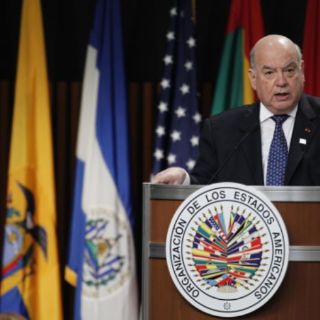 Tiene Ley de Arizona trasfondo innegable de discriminación  a latinos: Insulza