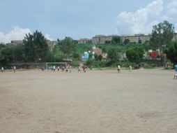 Habilidades futbolísticas básicas pueden ser perfeccionadas fácilmente en las calles. ARCHIVO  /