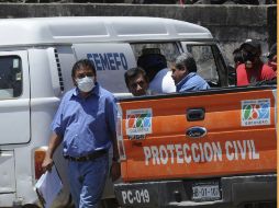 Expertos forenses continuarán trabajando en la zona donde fue hallada una fosa clandestina de 180 metros de profundidad. EFE  /