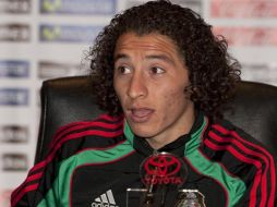 Andrés Guardado expresó su incomodidad con la desición de Javier Aguirre en una rueda de prensa. AFP  /