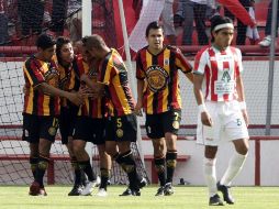Leones Negros celebrando un gol, durante juego de la Liga de Ascenso Bicentenario. MEXSPORT  /
