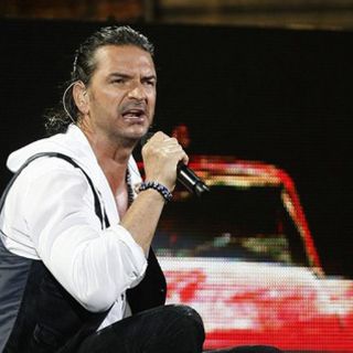 Ricardo Arjona está furioso porque le piratearon una canción