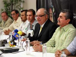 Miembros de la Cámara Tequilera en rueda de prensa. A. HINOJOSA  /