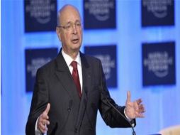 Klaus Schwab, cuenta con 12 doctorados que ha recibido, por su labor como promotor del debate. ESPECIAL  /