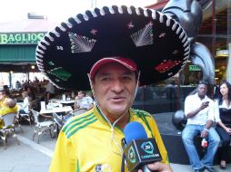 Ricardo Ávila, de Playa del Carmen, Quintana Roo, está en Sudáfrica siguiendo a la Selección mexicana. E. LÓPEZ MOTA  /