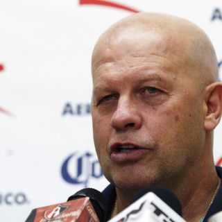 Ischia pide calma a Pacheco