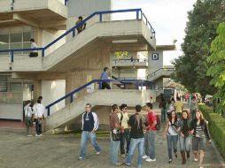 La FEU comenzó ayer con el programa preventivo contra el dengue. A. GARCÍA  /