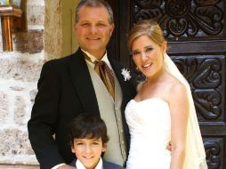 Alejandro Orendáin, Lillianne Menchaca Levy y Esteban Orendáin.  /