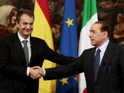 Zapatero y Berlusconi durante su reunión en el Palacio Chigi en Roma. AP  /