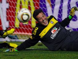 Julio Cesar ya entrena con normalidad con el cuadro brasileño. AFP  /