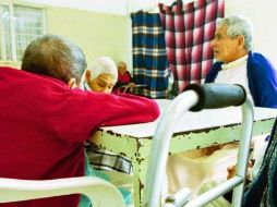 La mayoría de los asilos que operan en Jalisco se encuentran en condiciones poco favorables. ARCHIVO  /