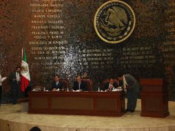 Por unanimidad el pleno del Congreso aprobó que en Jalisco no se cobrará el impuesto de la tenencia a partir de 2012.  A. GARCÍA  /