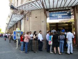 La tenencia vehicular se pagará solamente una vez más en Jalisco, el año entrante. ARCHIVO  /
