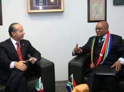 Los presidentes de México, Felipe Calderón y de Sudáfrica, Jacob Zuma, durante la reunión bilateral. NTX  /