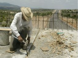 La inversión fija es 2.4% mayor en comparación con el mismo mes de 2009. ARCHIVO  /