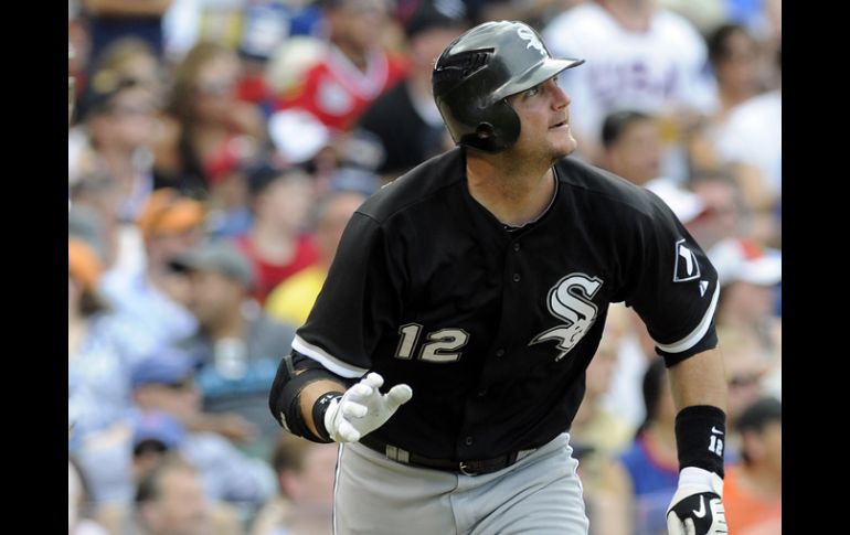 A.J. Pierzynski, receptor de Medias Blancas de Chicago, le bateó ayer cuatro imparables a los Cachorros. AP  /