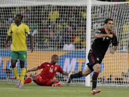 Rafael Marqéz anotó el gol del empate para México poco antes de concluir el encuentro. AP  /