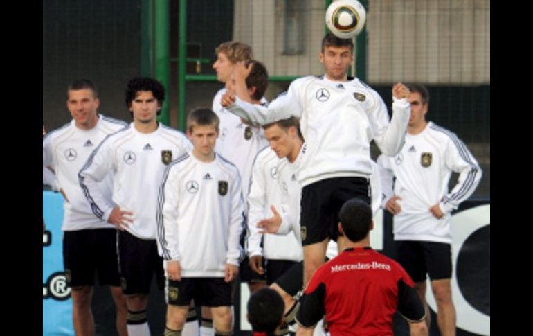La Selección de Alemania tendrá que demostrar mañana ante Australia que sus seleccionados tambén pudieran llevarse el título. EFE  /