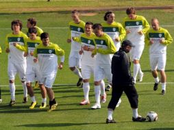 La Selección de Eslovenia se prepara para su encuentro de mañana contra Argelia. EFE  /