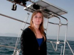 La adolescente estadounidense Abigail  Sunderland en su velero. ESPECIAL  /