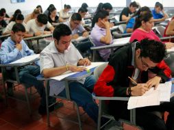 Los aspirantes pretenden cursar alguna de las carreras que oferta la UdeG. E. PACHECO  /