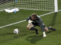 Robert Green tuvo un grave error que le costó un gol a Inglaterra y la victoria. AP  /