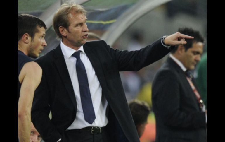 El entrenador de Australia Pim Verbeek durante en partido ante Alemania. AFP  /