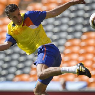 Debuta la Naranja ante Dinamarca