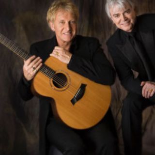 Celebra integrante de Air Supply cumpleaños en plena gira