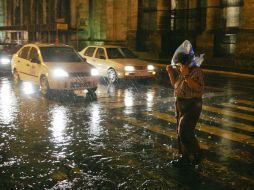 Ayer domingo por la tarde y hoy lunes por la madrugada se registraron lluvias en la ZMG. S. NÚÑEZ  /