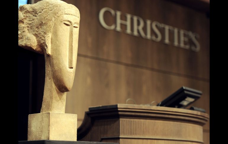 La escultura ''Tête'' fue subastada en París por la casa Christie's. AFP  /