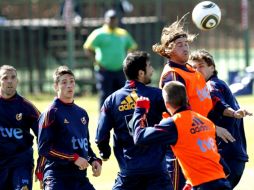 Carlos Marchena, Fernando Torres, Raúl Albiol y Sergio Ramos,durante el entrenamiento realizado por España. EFE  /