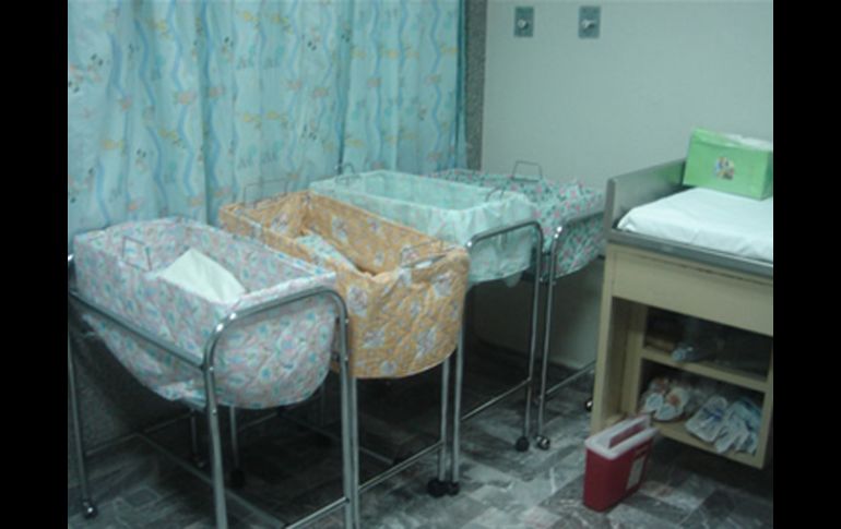 El marido de Devi, Deva Singh, de 64 años, se declaró feliz por su paternidad. ESPECIAL  /