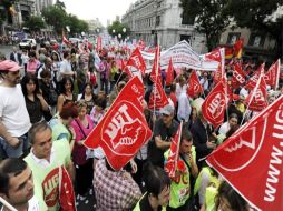 Los sindicatos llamaron a una huelga a los empleados del sector público el pasado 8 de junio, rechazando la rebaja salarial. AFP  /