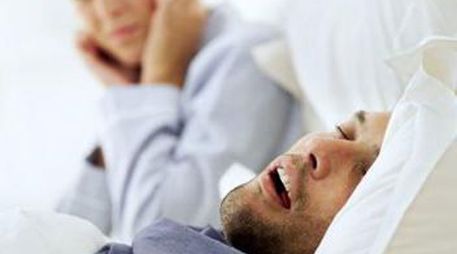 Si ronca de noche, esté alerta por enfermedades cardiovasculares  /