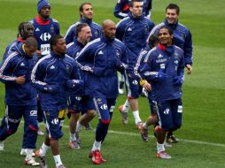 Los jugadores seleccionados de Francia se preparan para combatir a México. EFE  /