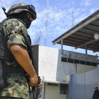 Delincuentes controlan 100 cárceles de México