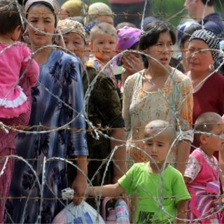 Violencia en Kirguistán desplaza a 400 mil