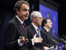 Zapatero obtuvo el apoyo de ciertos lideres europeos como Merkel, Berlusconi, Sarkozy y el propio Herman Van Rompuy. REUTERS  /