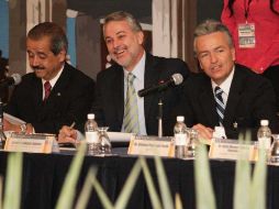 José Ángel Córdova, Emilio González Márquez y Alfonso Petersen Farah durante la XIV Reunion Nacional Ordinaria. A. CAMACHO  /