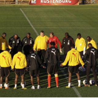 Ghana quiere resurgir ante los Socceroos