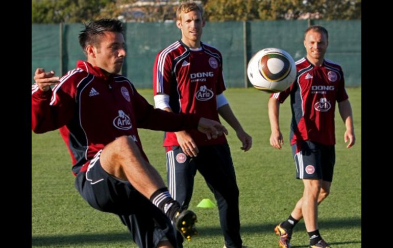 Los seleccionados de Dinamarca realizan entrenemientos para recuperarse en su siguiente duelo. EFE  /