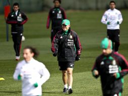 El técnico de la Selección mexicana, Javier Aguirre (centro). EFE  /
