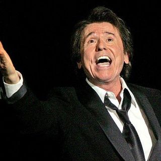 Rinden homenaje a Raphael